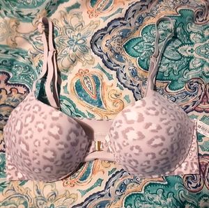 New Victoria's secret Bra size 34C-Incredible Line